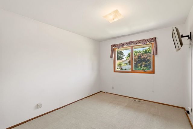 6414 N Fleming St, Spokane, WA 99208
