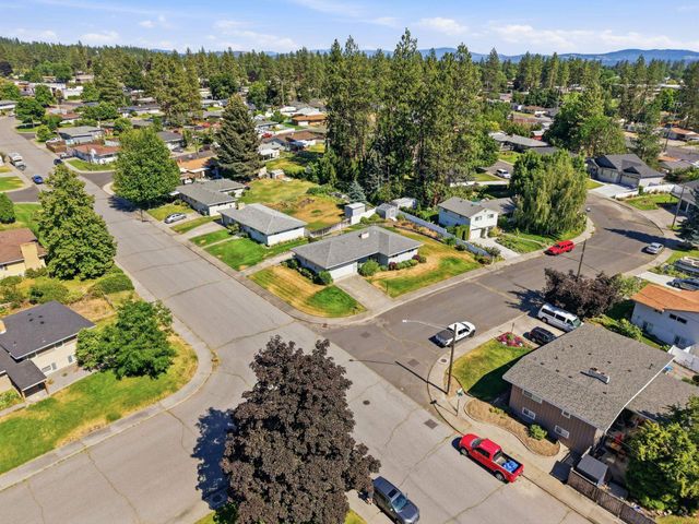 6414 N Fleming St, Spokane, WA 99208