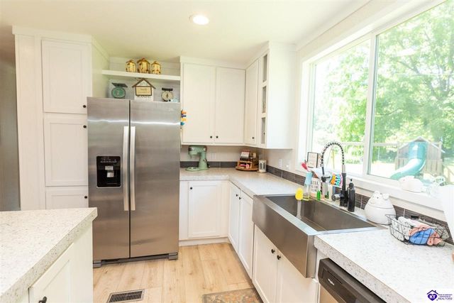 2482 Lake Road, Radcliff, KY 40160