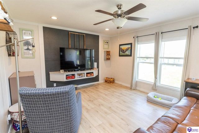 2482 Lake Road, Radcliff, KY 40160