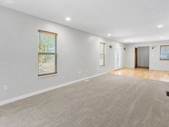 2145 Se 141ST Ave, Portland, OR 97233