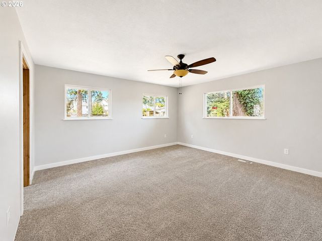 2145 Se 141ST Ave, Portland, OR 97233