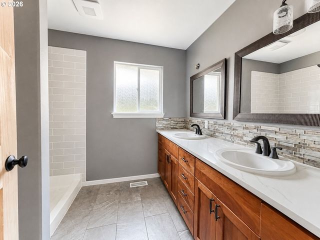 2145 Se 141ST Ave, Portland, OR 97233