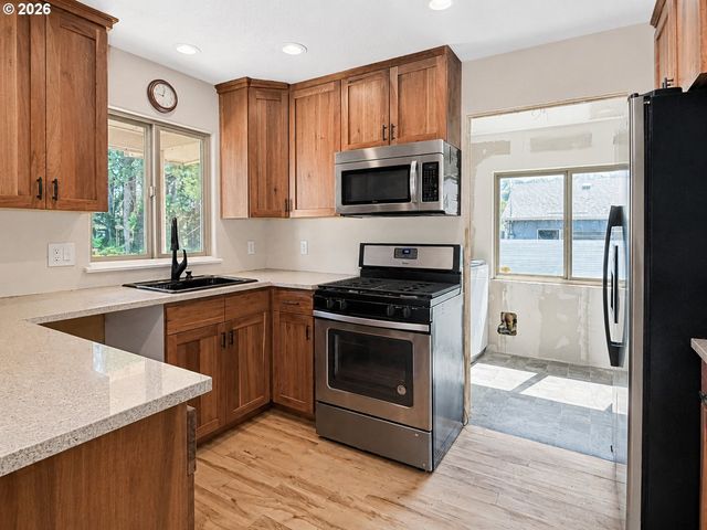 2145 Se 141ST Ave, Portland, OR 97233