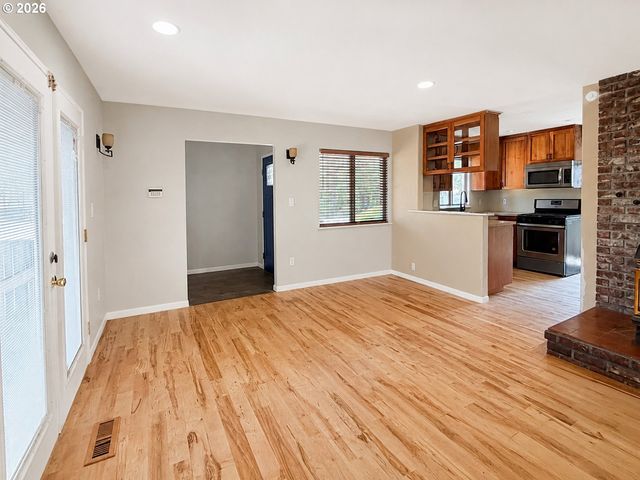2145 Se 141ST Ave, Portland, OR 97233