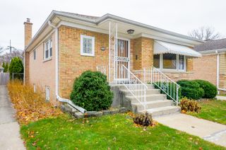 4909 N Newcastle Avenue, Chicago, IL 60656