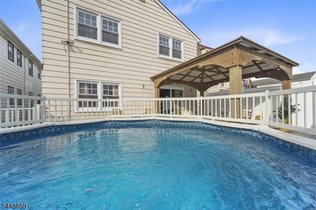 96 West 8th Street, Bayonne City, NJ 07002