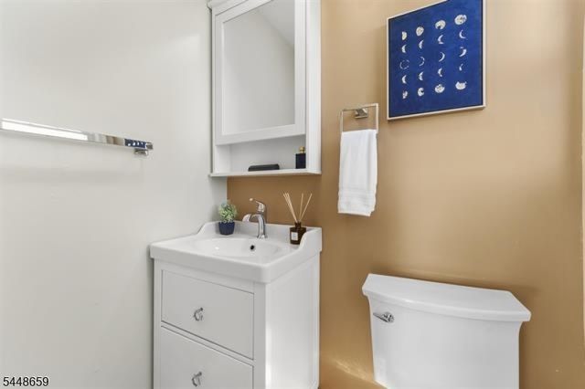 96 West 8th Street, Bayonne City, NJ 07002