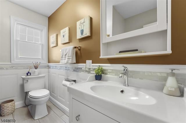 96 West 8th Street, Bayonne City, NJ 07002
