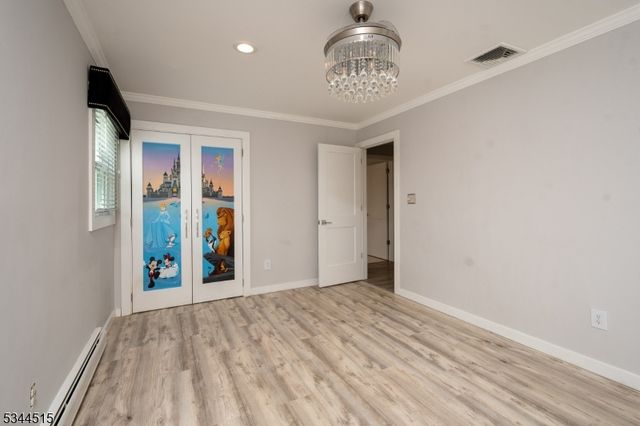 34 Lincoln St, Roseland Boro, NJ 07068