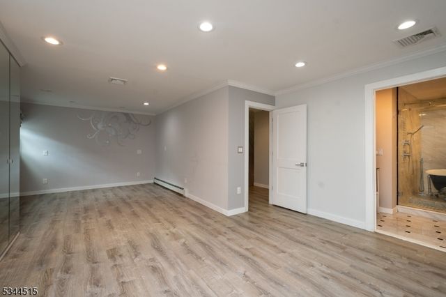 34 Lincoln St, Roseland Boro, NJ 07068