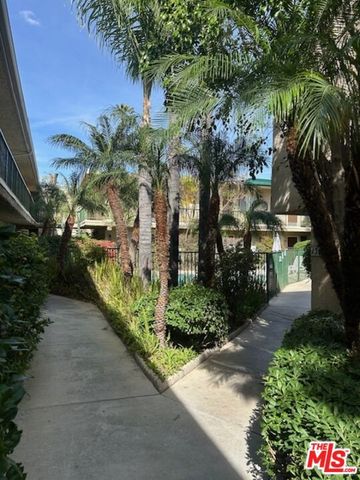 10540 Balboa Boulevard 117, Granada Hills (los Angeles), CA 91344