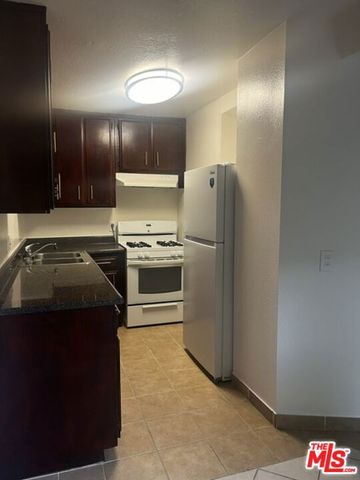10540 Balboa Boulevard 117, Granada Hills (los Angeles), CA 91344