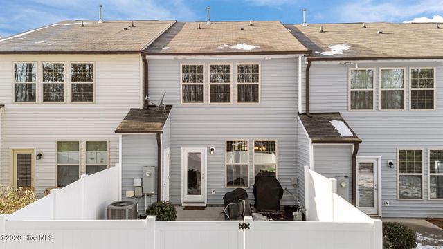 12 E Willow Trace Way, Clayton, NC 27527