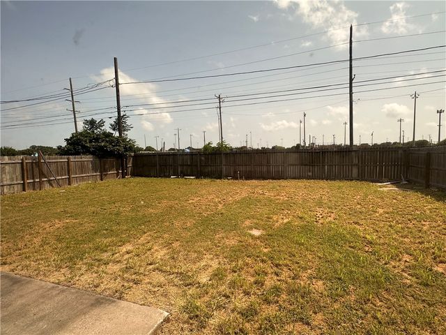 3801 Chestnut St, Corpus Christi, TX 78411