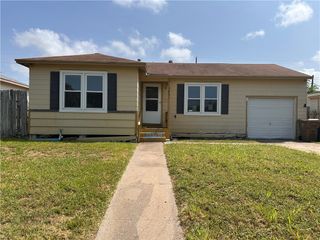 3801 Chestnut St, Corpus Christi, TX 78411