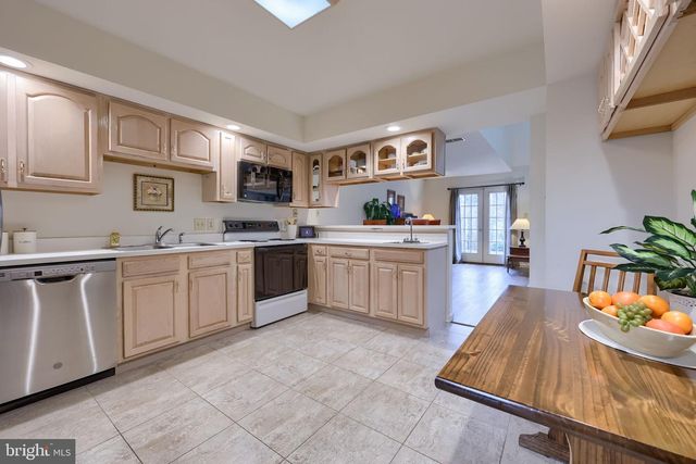 147 GREENVIEW DR, Lancaster, PA 17601