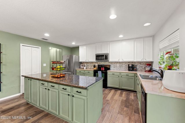 11768 SILVER HILL Drive, Jacksonville, FL 32218