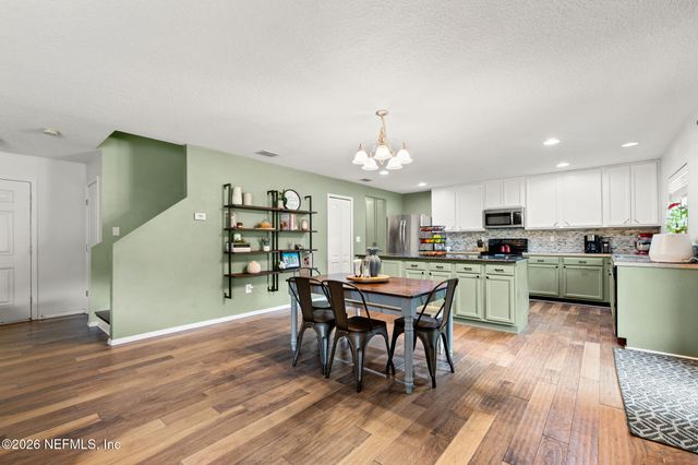 11768 SILVER HILL Drive, Jacksonville, FL 32218