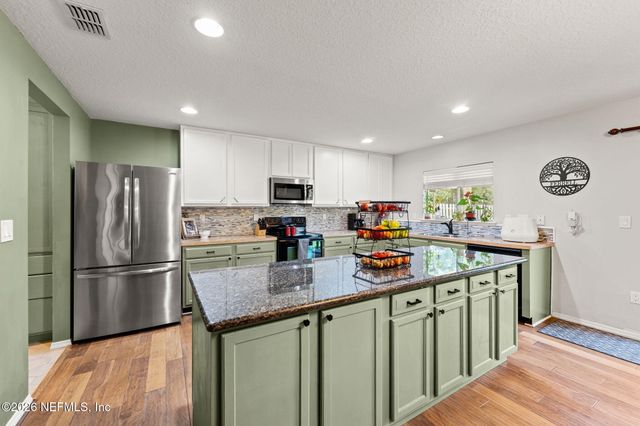 11768 SILVER HILL Drive, Jacksonville, FL 32218