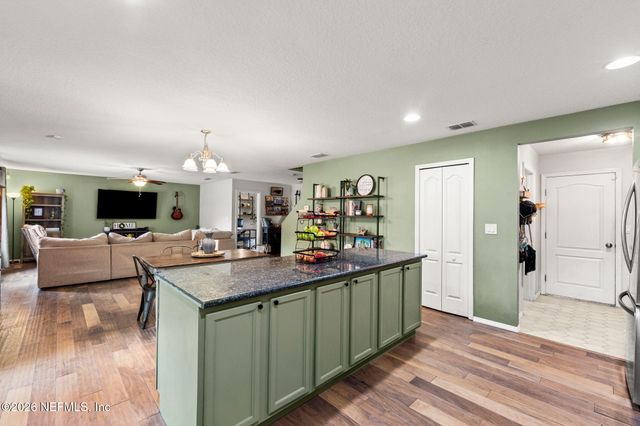 11768 SILVER HILL Drive, Jacksonville, FL 32218