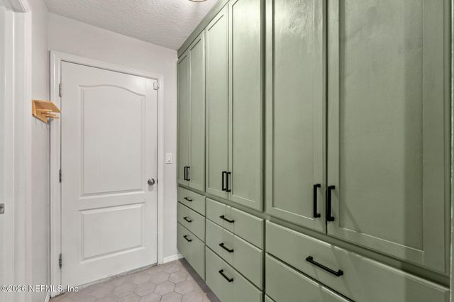 11768 SILVER HILL Drive, Jacksonville, FL 32218