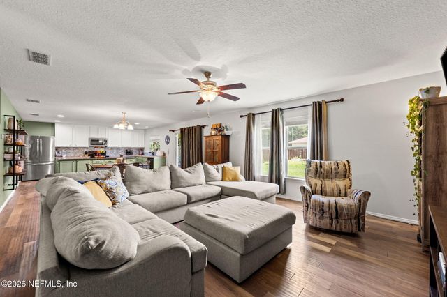 11768 SILVER HILL Drive, Jacksonville, FL 32218