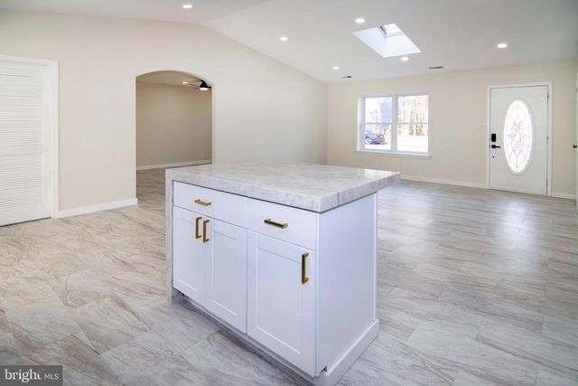 20 SUGAR BUSH DR, Sicklerville, NJ 08081