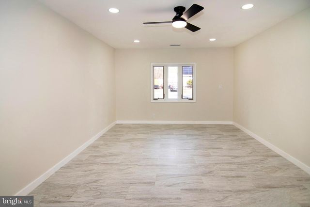 20 SUGAR BUSH DR, Sicklerville, NJ 08081