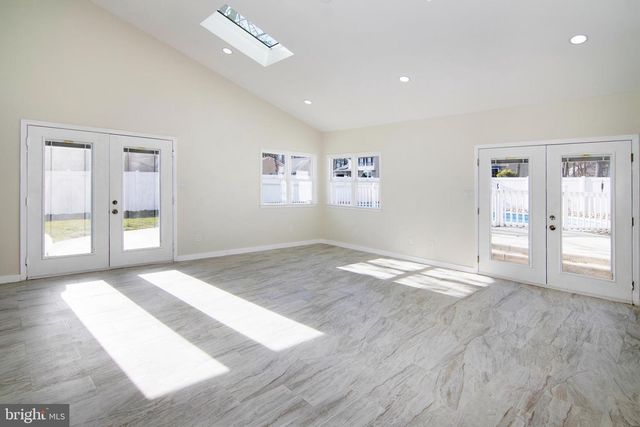 20 SUGAR BUSH DR, Sicklerville, NJ 08081