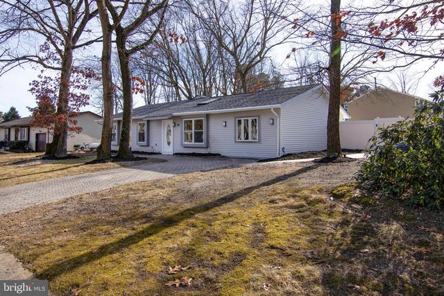 20 SUGAR BUSH DR, Sicklerville, NJ 08081