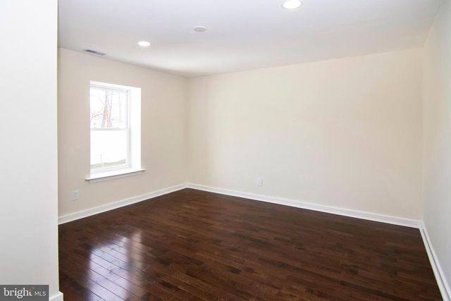 20 SUGAR BUSH DR, Sicklerville, NJ 08081