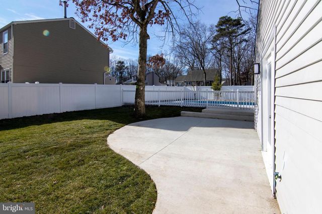 20 SUGAR BUSH DR, Sicklerville, NJ 08081