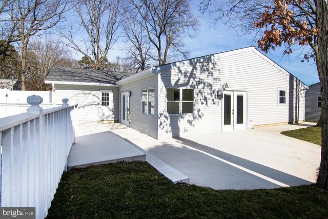 20 SUGAR BUSH DR, Sicklerville, NJ 08081