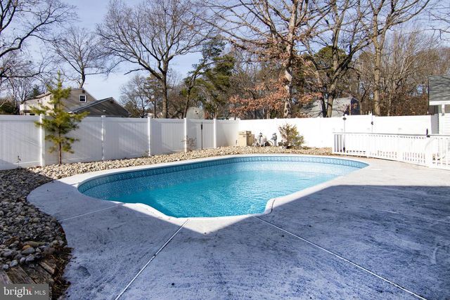 20 SUGAR BUSH DR, Sicklerville, NJ 08081