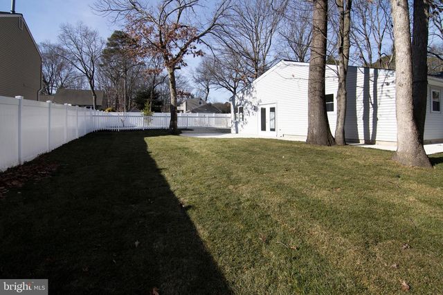 20 SUGAR BUSH DR, Sicklerville, NJ 08081