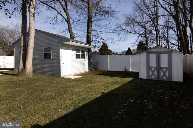 20 SUGAR BUSH DR, Sicklerville, NJ 08081