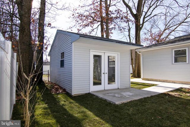 20 SUGAR BUSH DR, Sicklerville, NJ 08081