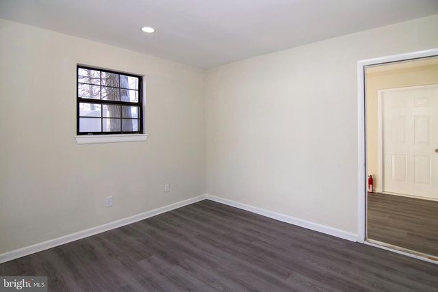 20 SUGAR BUSH DR, Sicklerville, NJ 08081