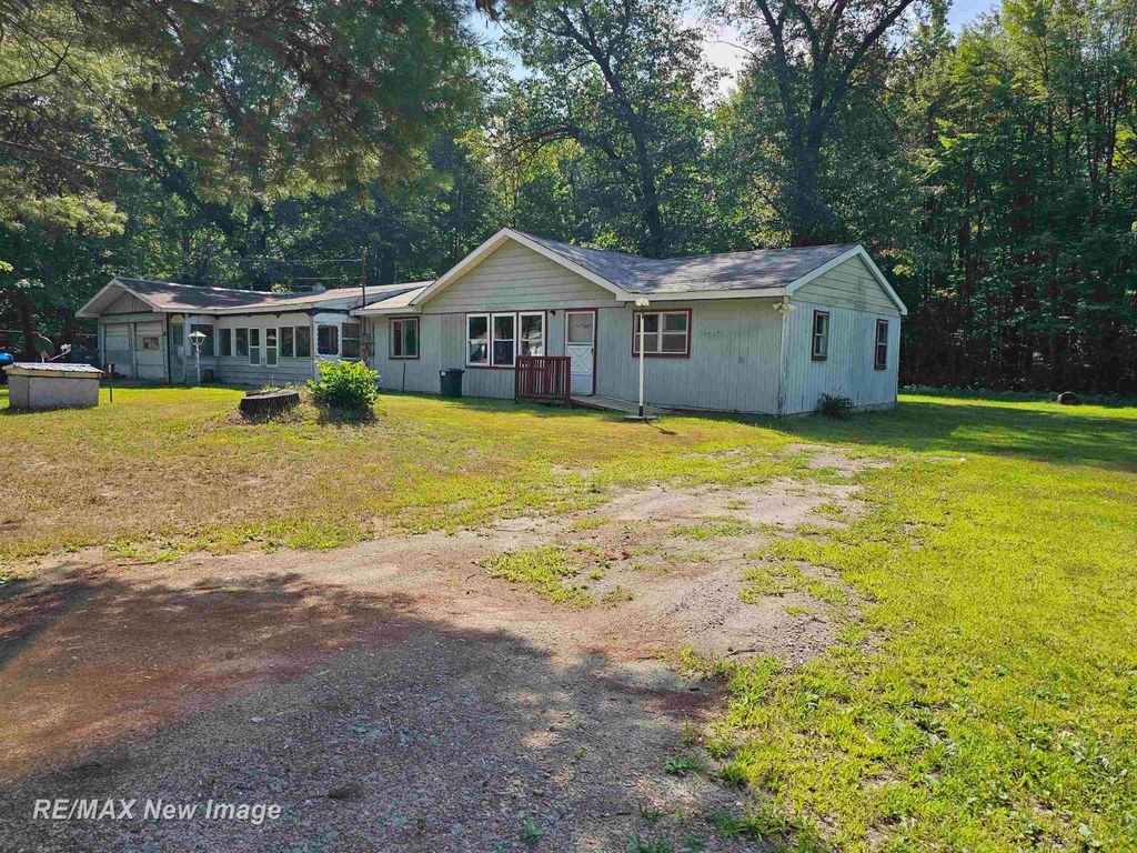 1836 W 4th Street, Mills Twp, MI 48756