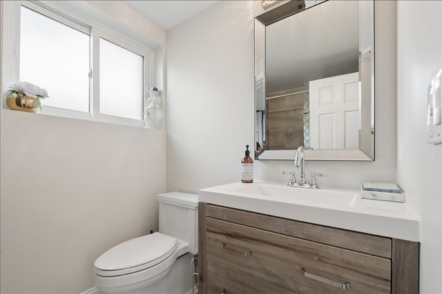 8154 N Root Court, Niles, IL 60714