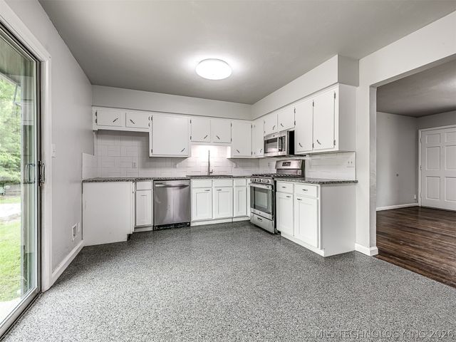 113 W 31st Place, Sand Springs, OK 74063