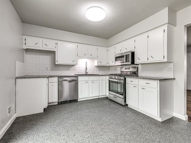 113 W 31st Place, Sand Springs, OK 74063