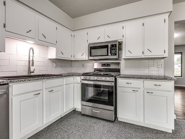 113 W 31st Place, Sand Springs, OK 74063