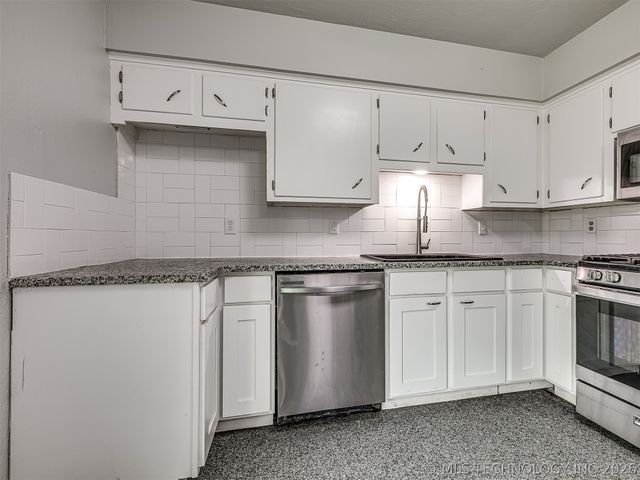 113 W 31st Place, Sand Springs, OK 74063