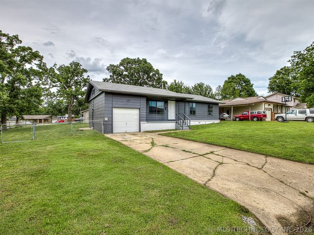 113 W 31st Place, Sand Springs, OK 74063