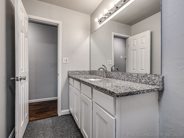 113 W 31st Place, Sand Springs, OK 74063