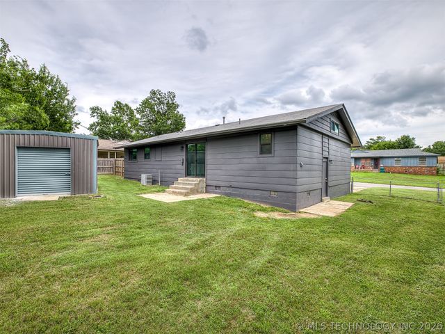 113 W 31st Place, Sand Springs, OK 74063