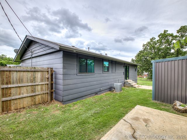 113 W 31st Place, Sand Springs, OK 74063