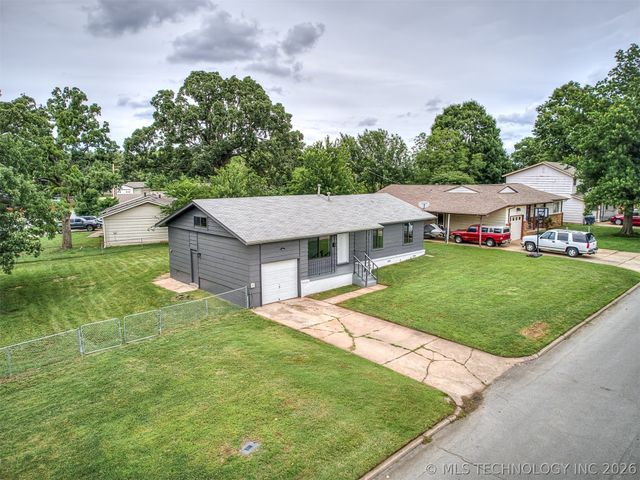 113 W 31st Place, Sand Springs, OK 74063